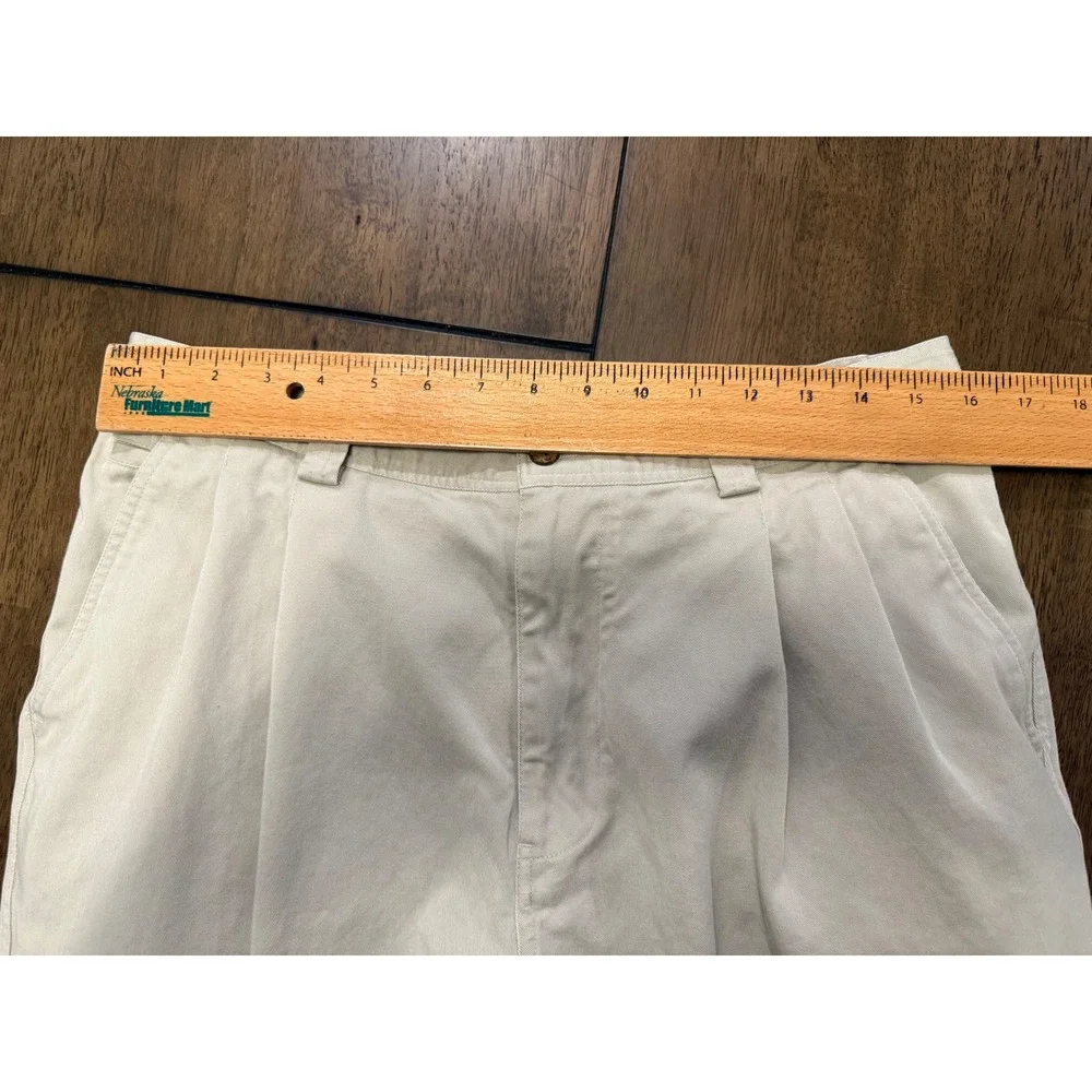 Tommy Bahama Relax Mens 34 Pleated Chino Shorts Khaki Tan Tencel Cotton Blend
